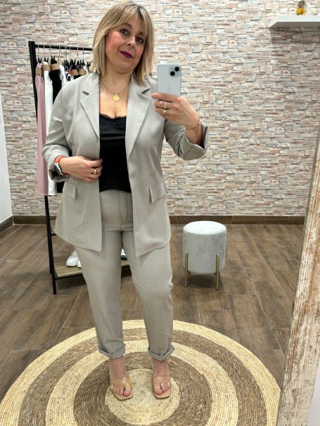 Chaqueta 19,95€ Pantalón 14,95€