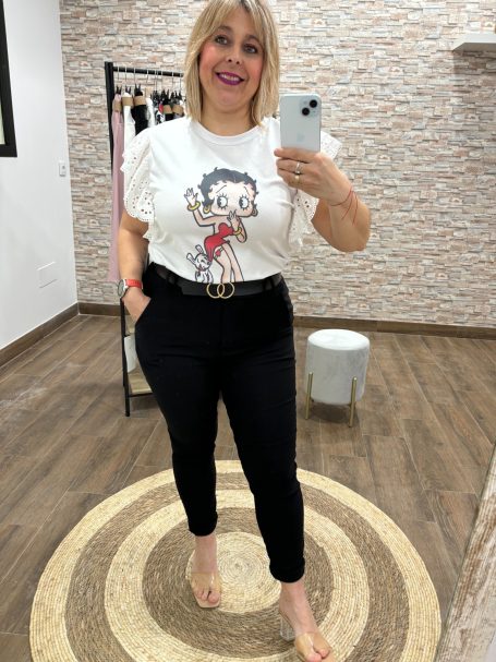 Camiseta 13,95€ Pantalón 17,95€