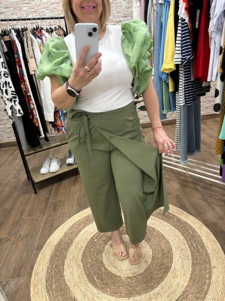 Camiseta 18,95€ Pantalón-falda 21,95€